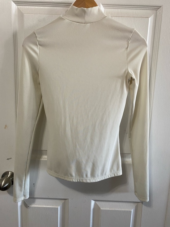 H&M Ribbed Mock Neck Top in Cream - Picture 5 of 5